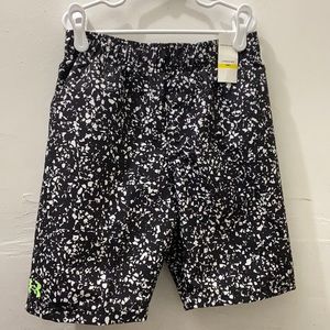 NWT Under Armour boys short size Youth Medium